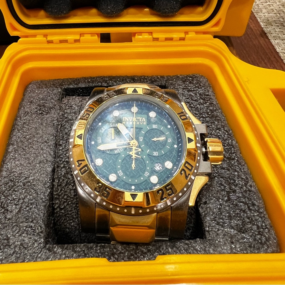 Invicta Excursion Reserve, Swiss Movement